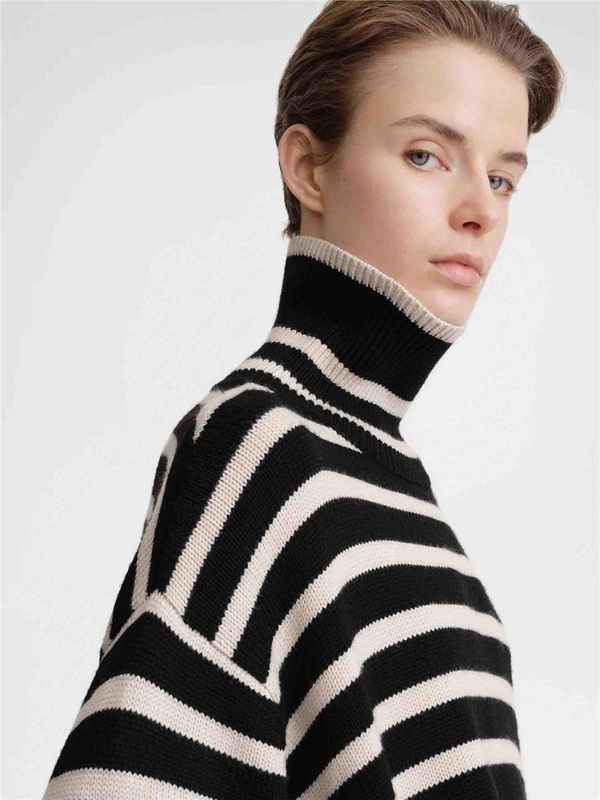 토템 FW24 Striped Wool Jersey 212-562-758 One Color