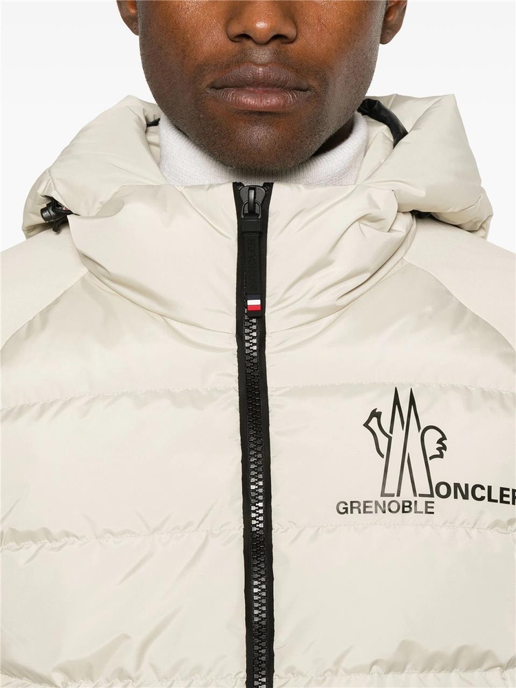 몽클레르 그레노블 FW24 MONCLER GRENOBLE Down Jacket 8G00026 899IG One Color