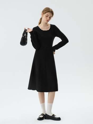 WD_Embroidered round neck knit dress