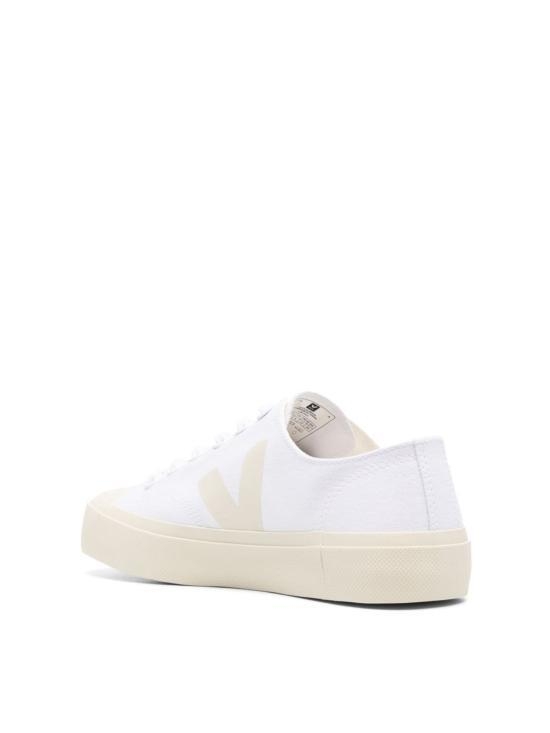 [해외배송] 24SS 베자 스니커즈 PL0101401B WHITE