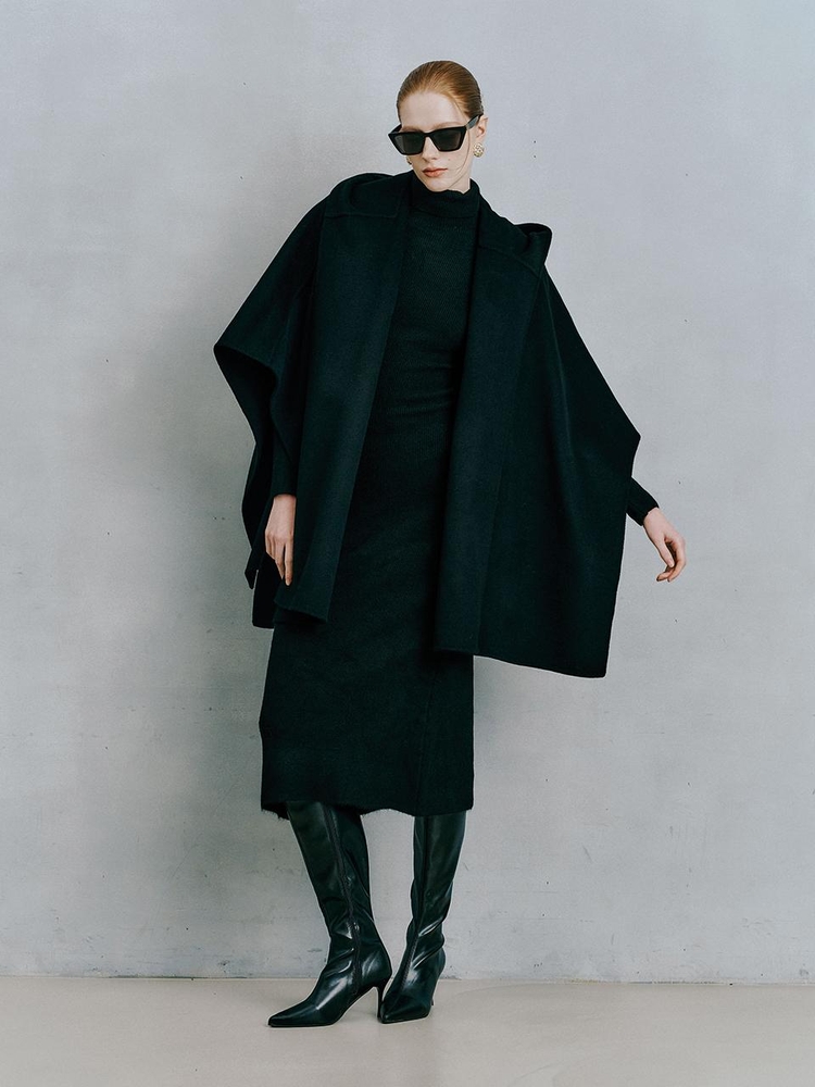 IT_Black mid length cape coat