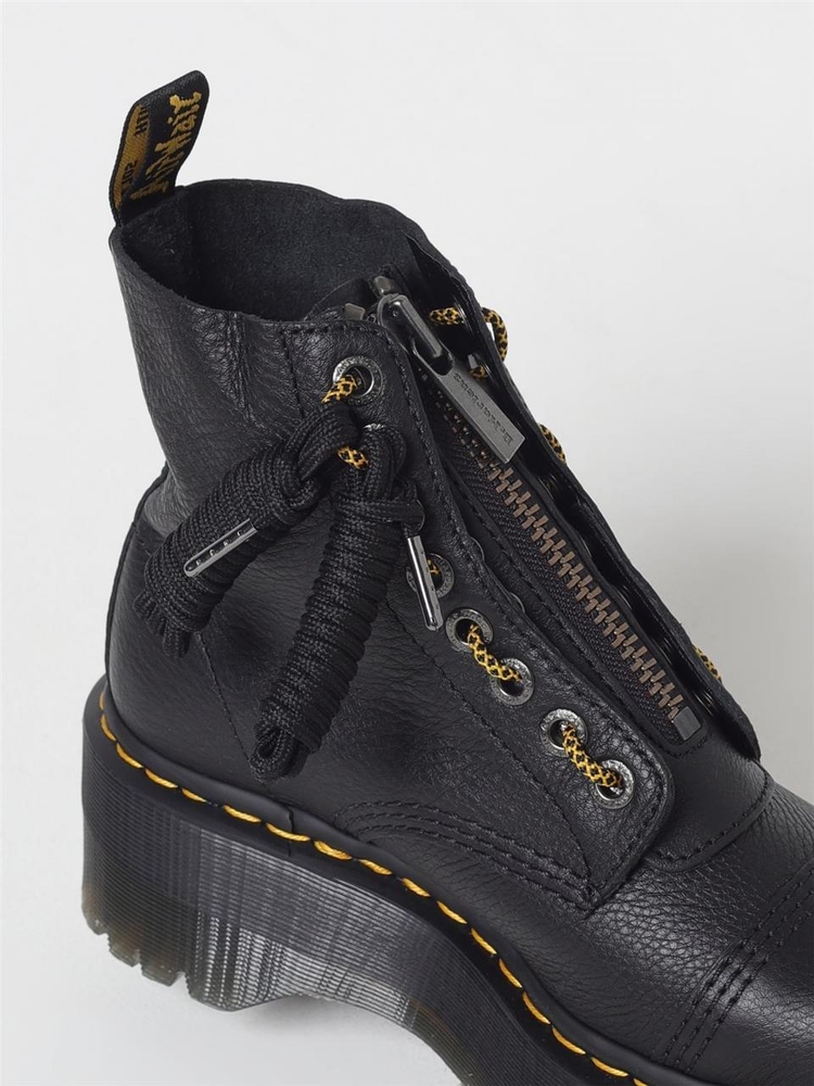 닥터마틴 FW24 Dr. Martens Womens Shoes 27358001 Black