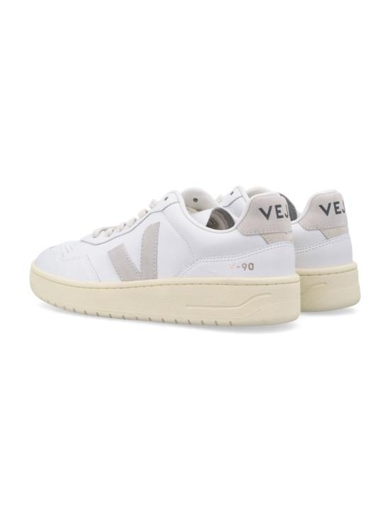 [해외배송] 24FW 베자 스니커즈 VD2003655 White