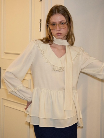 Scarf Ruffle Blouse_ Ivory