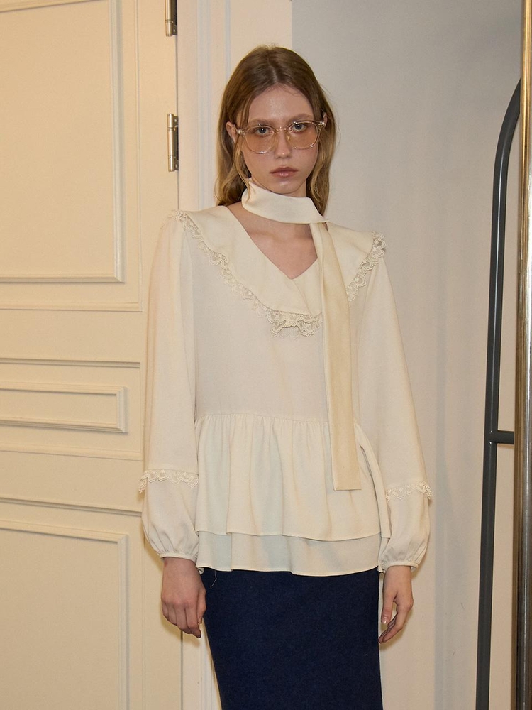 Scarf Ruffle Blouse_ Ivory