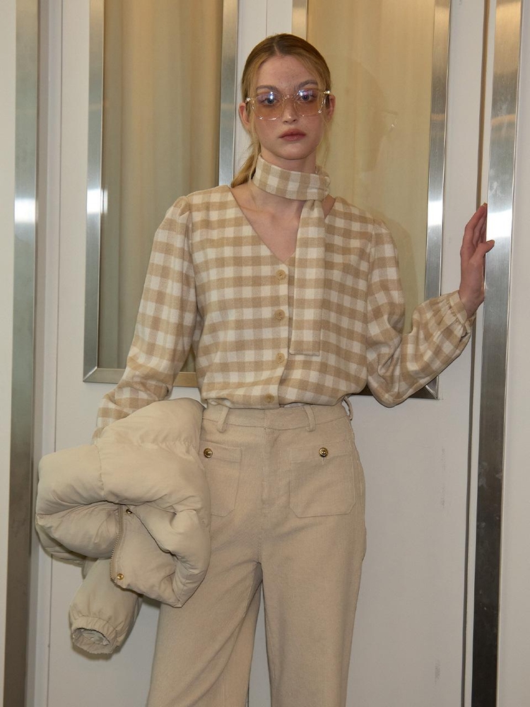 Button Point Coduroy Pants_ Ivory