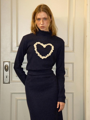 Heart Point Knit Top_ Navy