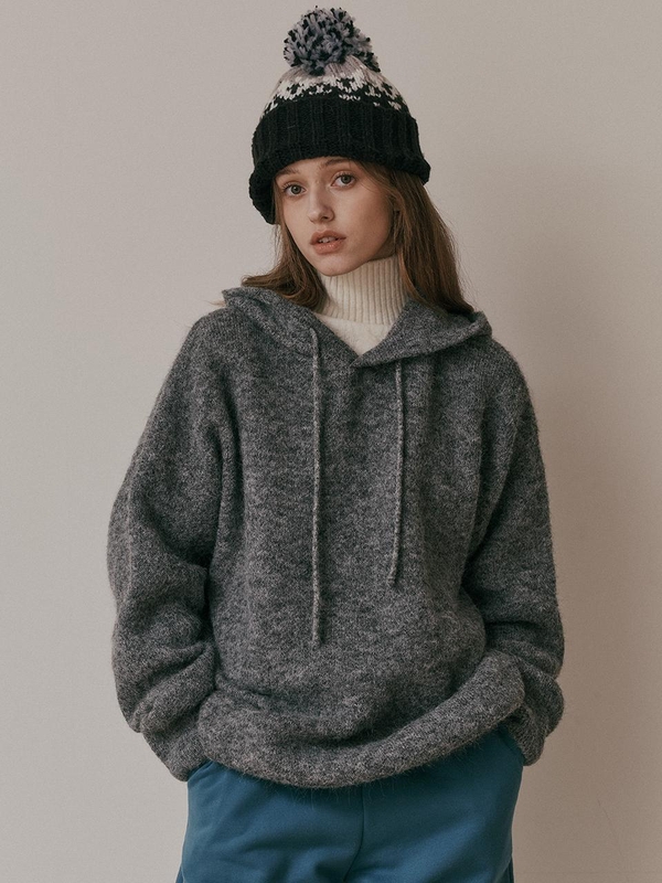 AR_Turtleneck cable knit sweater