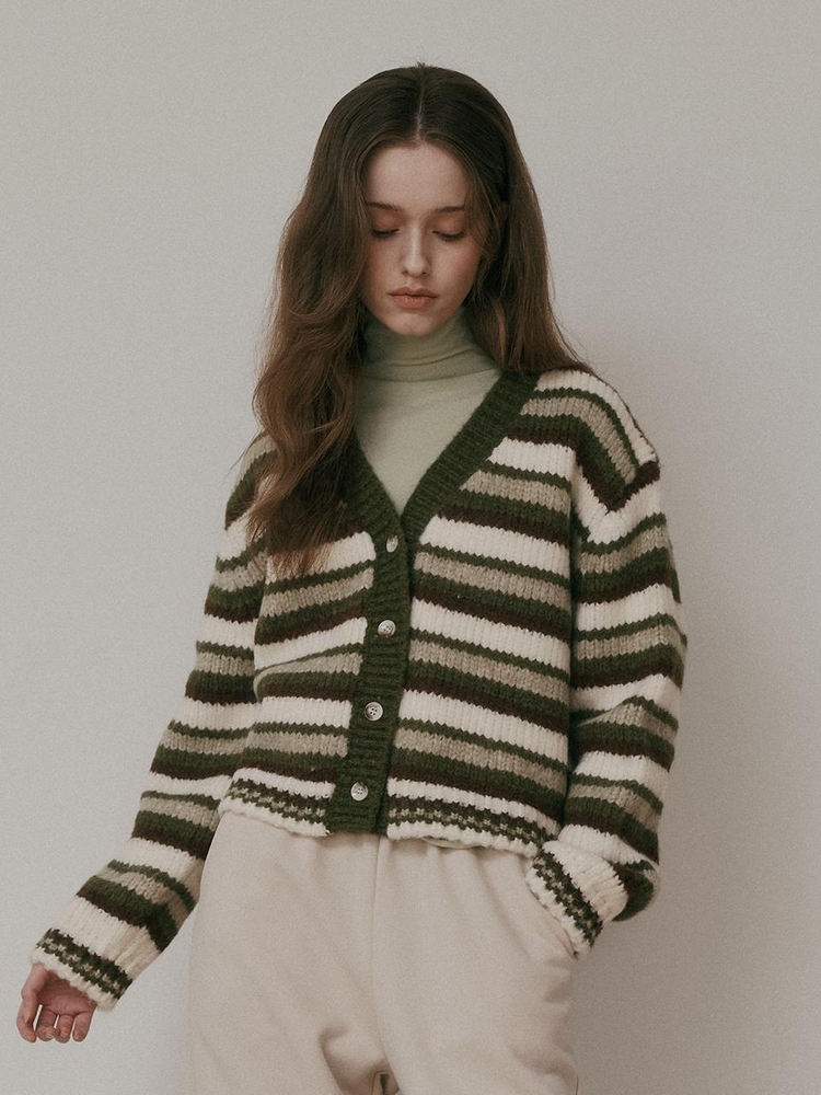 AR_Green tea turtleneck knit top