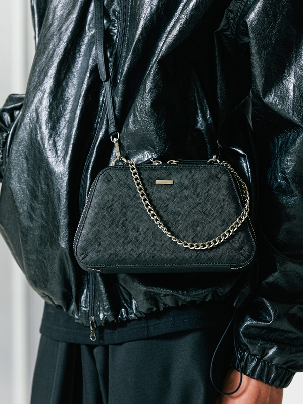 saffiano trapezium chain bag