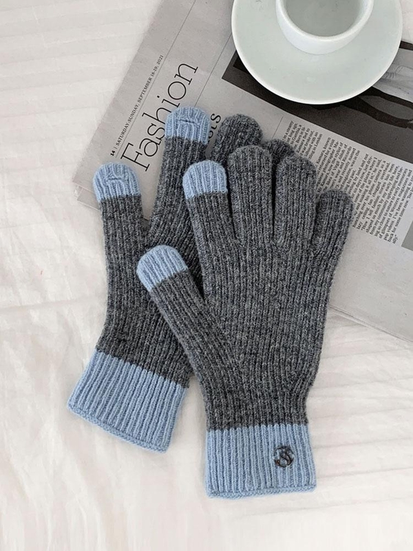 [2차 12월 30일 예약배송] Symbol fingerhole gloves (Melange Grey)