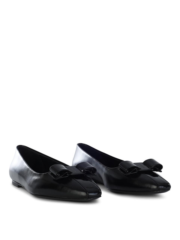 페라가모 FW23 Ferragamo Flat shoes Black 76640801G355002 Black