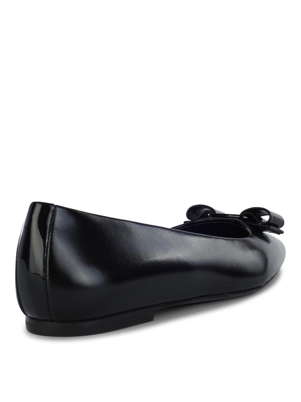 페라가모 FW23 Ferragamo Flat shoes Black 76640801G355002 Black