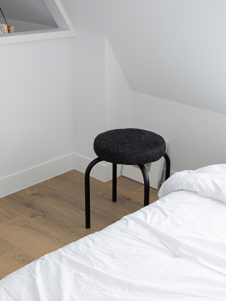 Curve Stool - Black