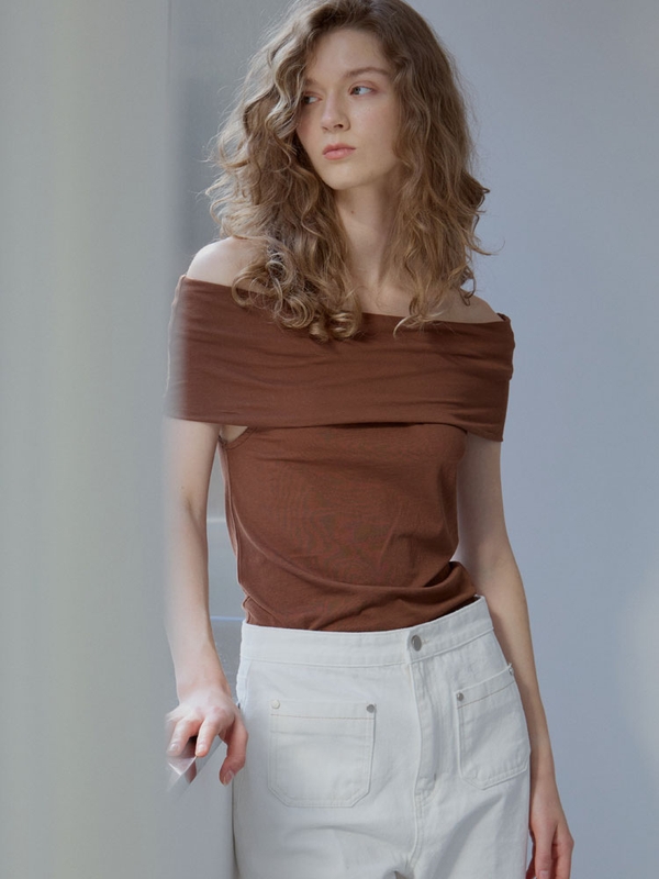 Off-Shoulder Jersey Top _ white, brown