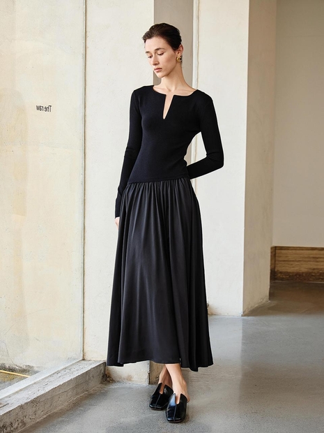 YY_Slit neck gentle dress