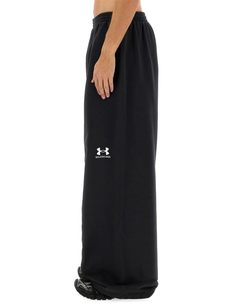 발렌시아가 SS25 UNDER ARMOUR® BAGGY SWEATPANTS 809709_TRVB89034 BLACK