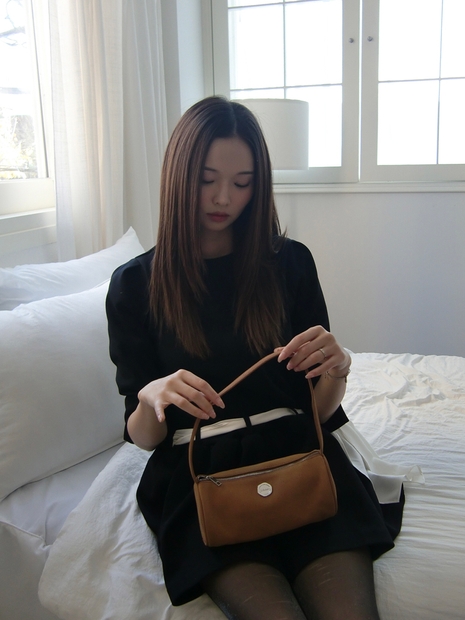 round suede mini bag_camel