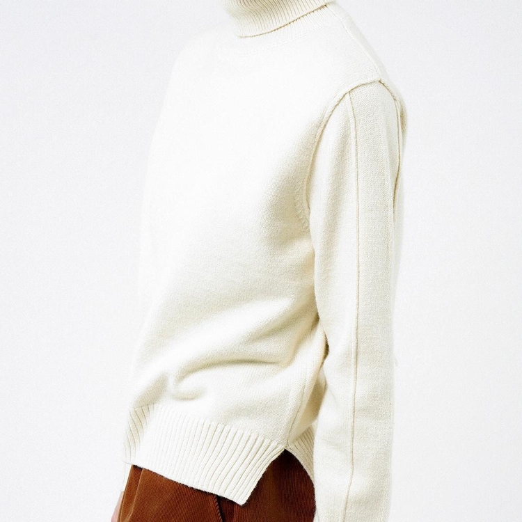 Soft Slit High Turtleneck - Ivory /W244TP06IV