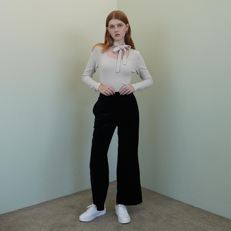 [뮤즈바이로즈]BERSIAN velvet semi bootcut pants (BLACK)