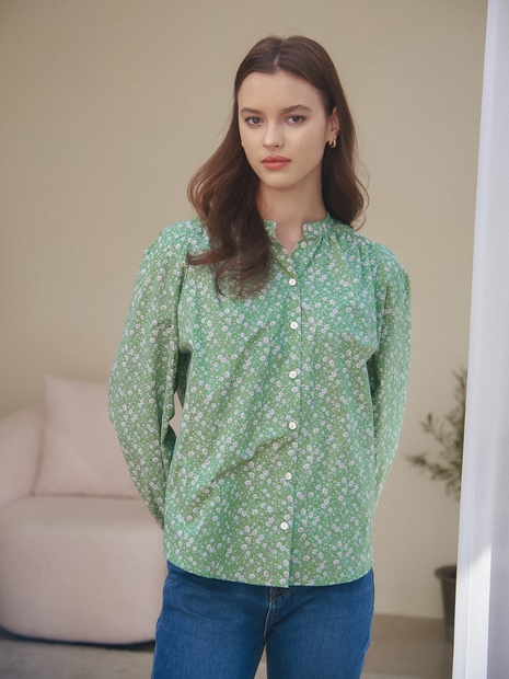 HENRY NECK SHIRRING BLOUSE_GREEN