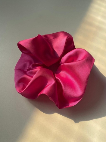 Shocking Pink Venti Scrunchie