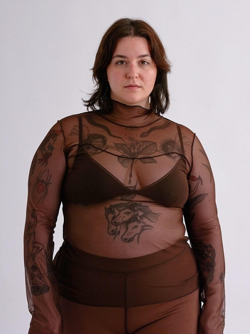 Wave Mesh Turtleneck Brown