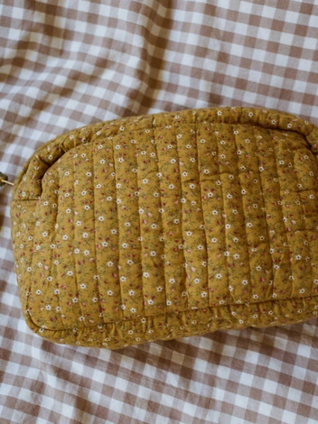 QUINCE GRANDE QUILTED POUCH -- SUNSOAKED FOOTHILLS
