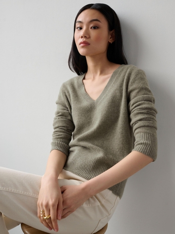Cashmere Shrunken V Neck