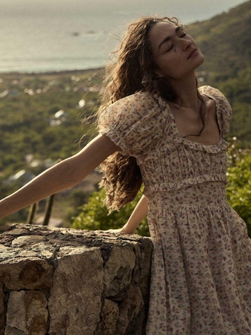 GIA DRESS -- FEATHERED FLORAL