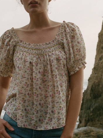 PORTIA TOP -- FEATHERED FLORAL