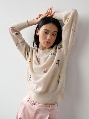 Cashmere Embroidered Floral Crewneck