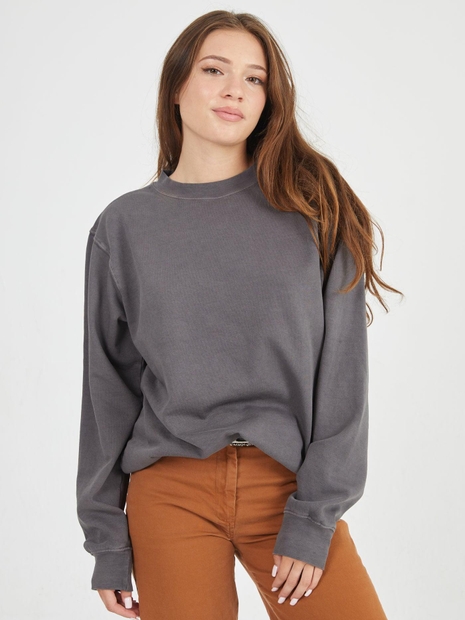 Black Pullover Sweatshirt