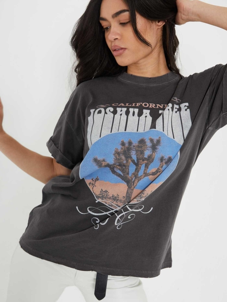 Joshua Tree Western Black Boyfriend Tee